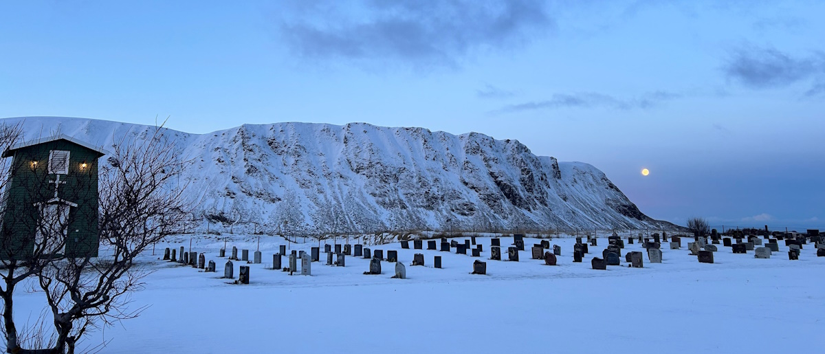 Fredvang gravplass om vinteren. Foto.