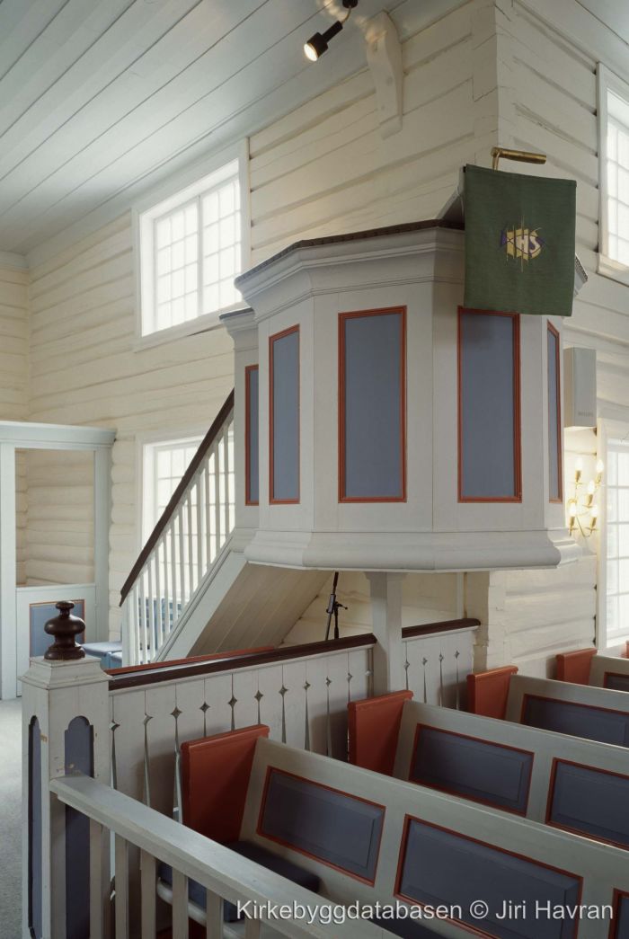 Moskenes kirke tribunen. Foto.